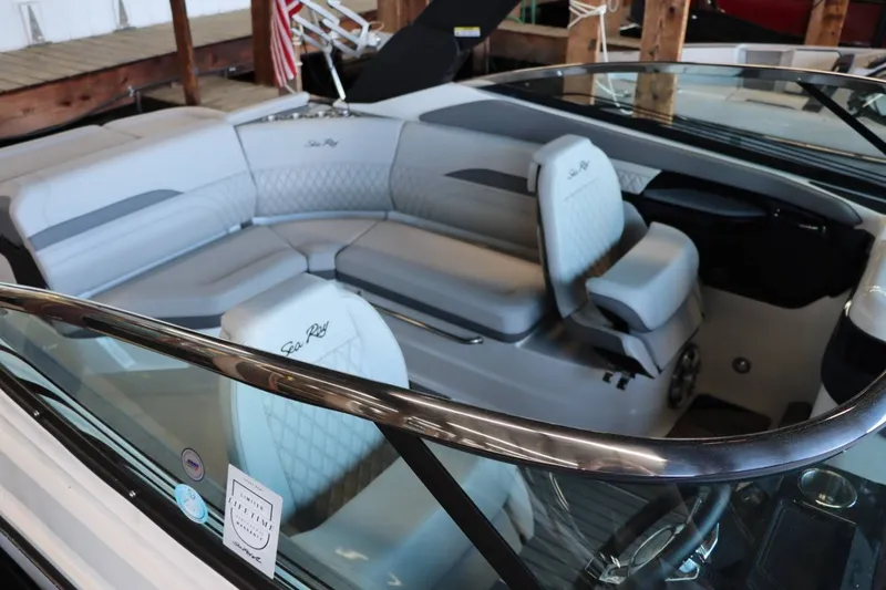 Slide: The Image of Sea Ray 260SXS 2023 - 9