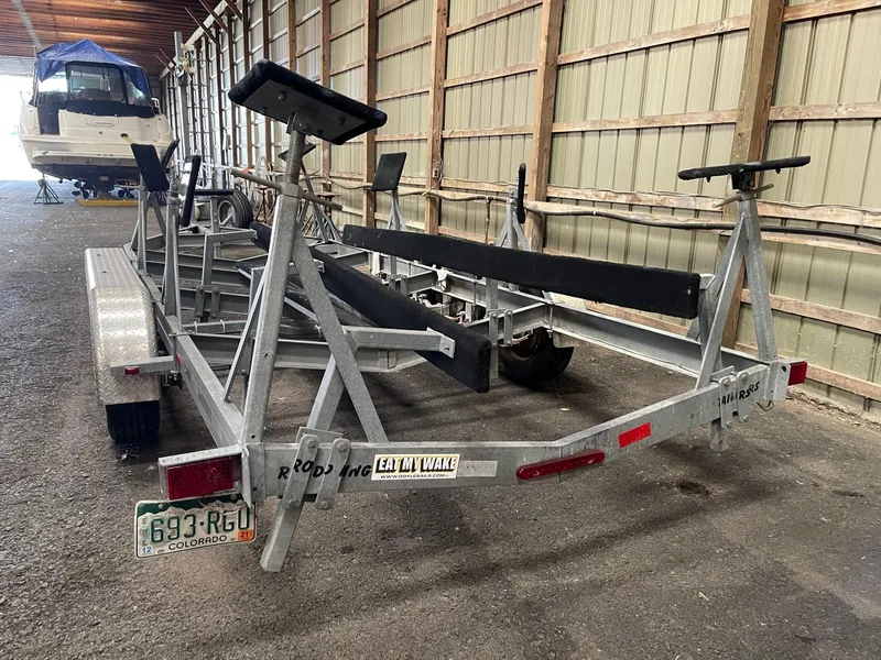 Slide: The Image of Hunter 31 2008 - 12