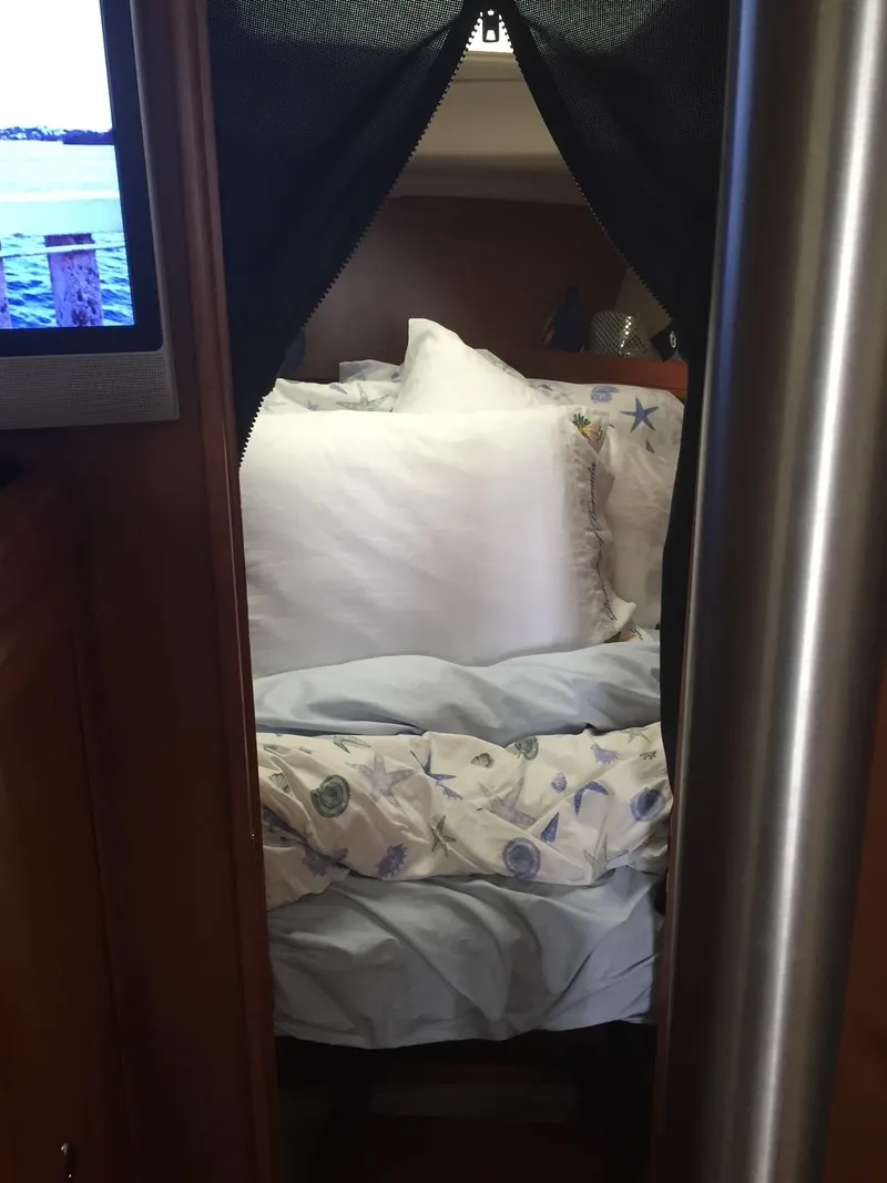 Slide: The Image of Hunter 31 2008 - 7