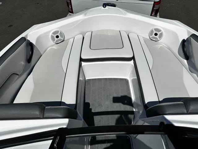 Slide: The Image of 2023 Yamaha Boats AR190 interior seating and speakers. - 4