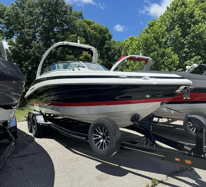 Slide: The Image of Crownline Boats 280 SS 2024 - 10