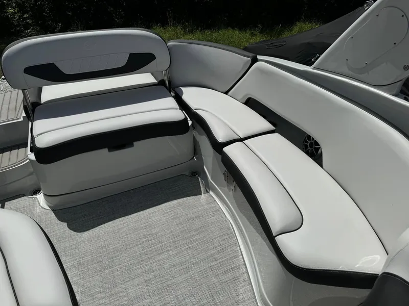 Slide: The Image of Crownline Boats 280 SS 2024 - 15