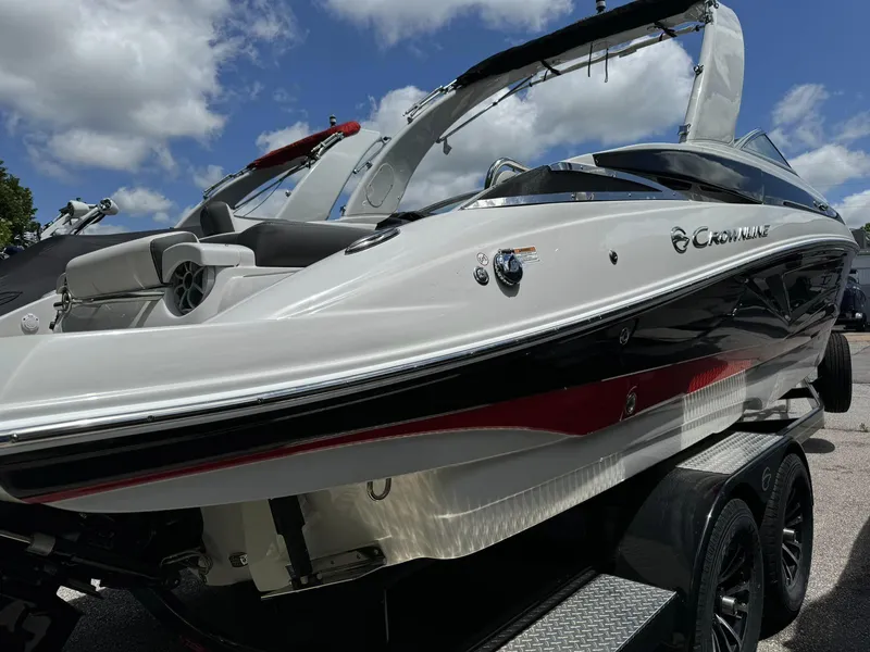 Slide: The Image of Crownline Boats 280 SS 2024 - 19