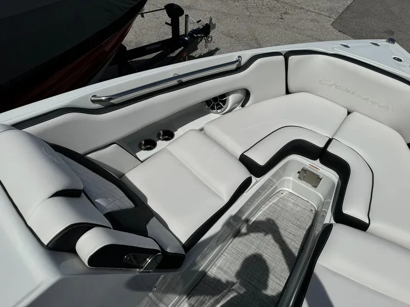 Slide: The Image of Crownline Boats 280 SS 2024 - 20