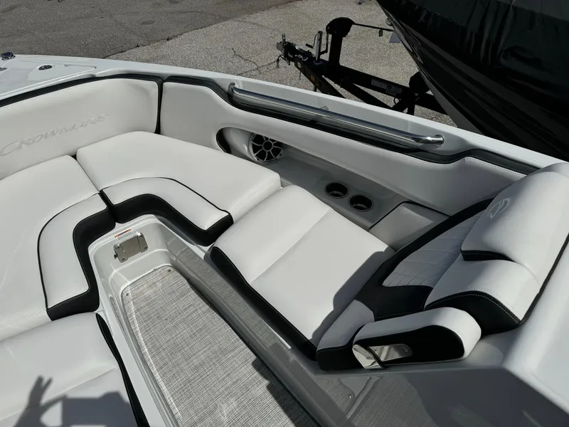 Slide: The Image of Crownline Boats 280 SS 2024 - 22