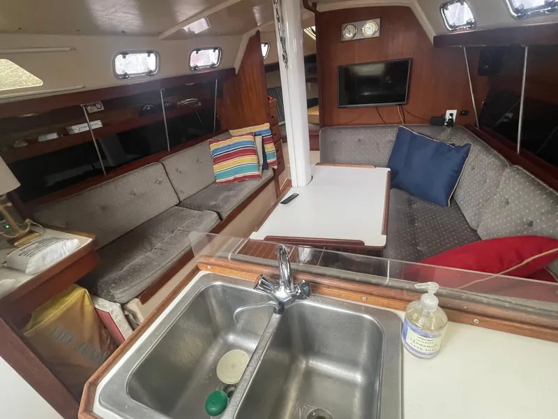 Slide: The Image of Catalina 34 MkII 1987 - 10