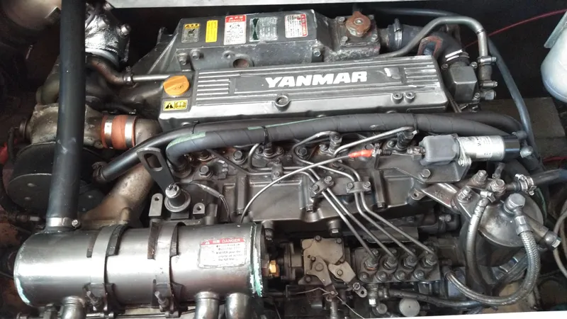 Slide: The Image of Mainship 350 Trawler 1999 - 50