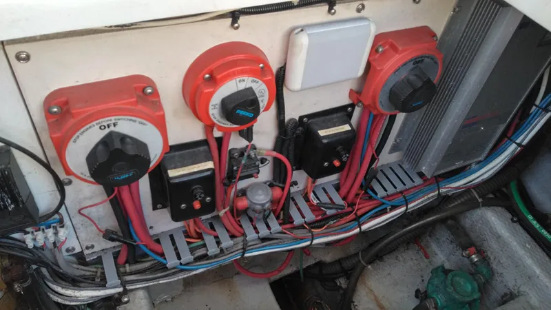 Slide: The Image of Mainship 350 Trawler 1999 - 59