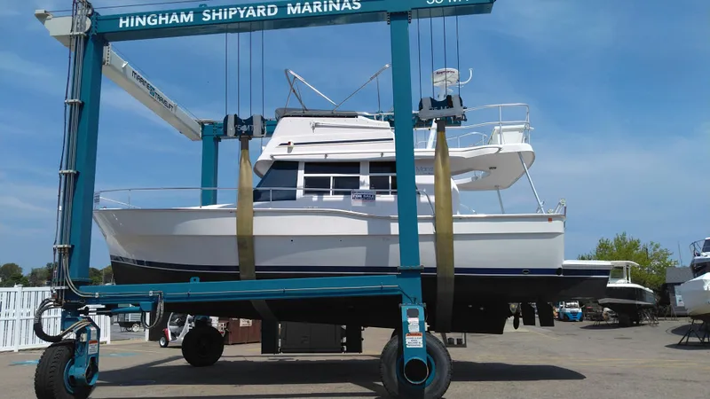 Slide: The Image of Mainship 350 Trawler 1999 - 71