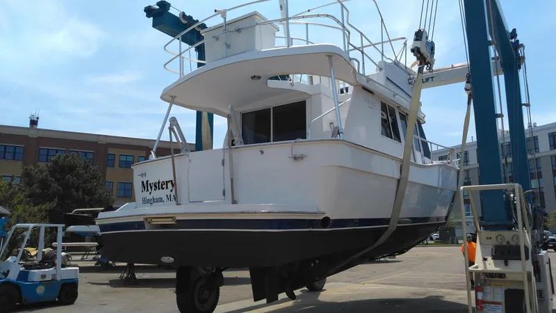 Slide: The Image of Mainship 350 Trawler 1999 - 72