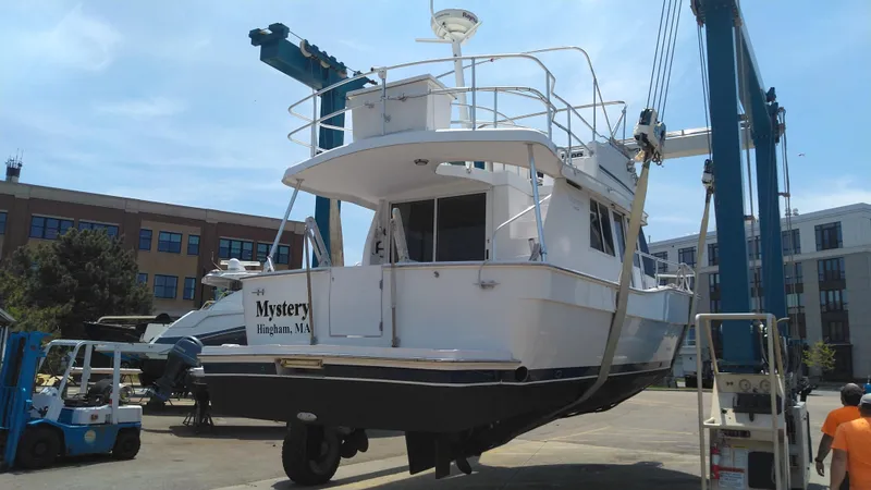 Slide: The Image of Mainship 350 Trawler 1999 - 73