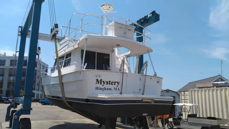 Slide: The Image of Mainship 350 Trawler 1999 - 74