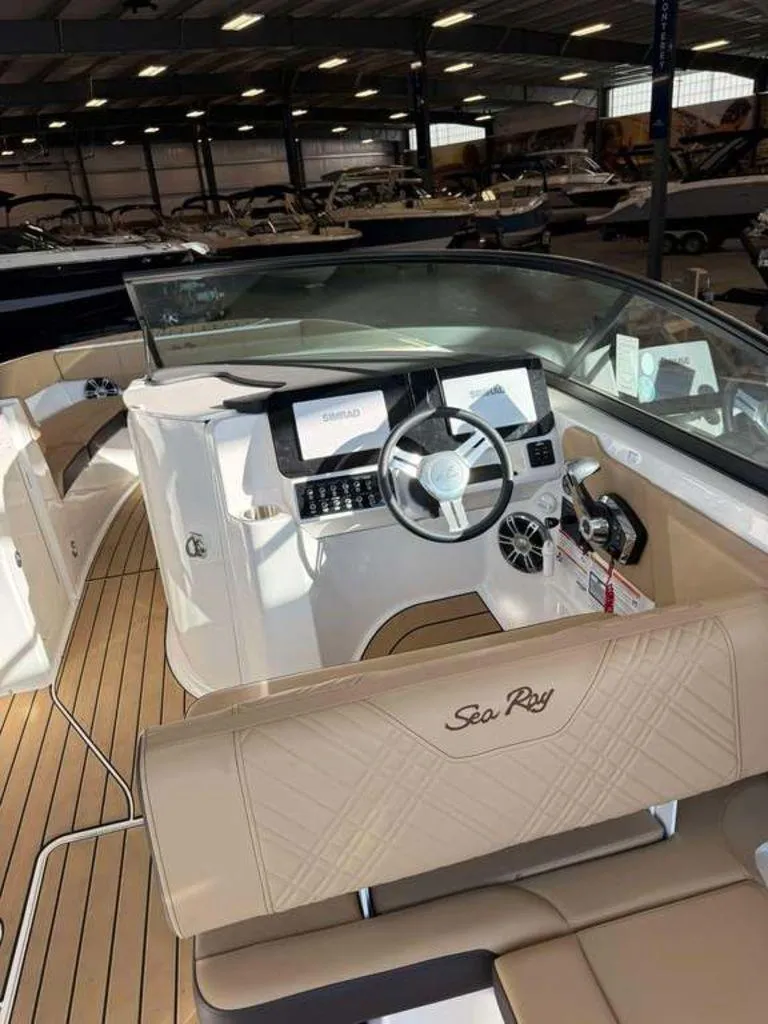 Slide: The Image of Sea Ray SDX 270 2024 - 6