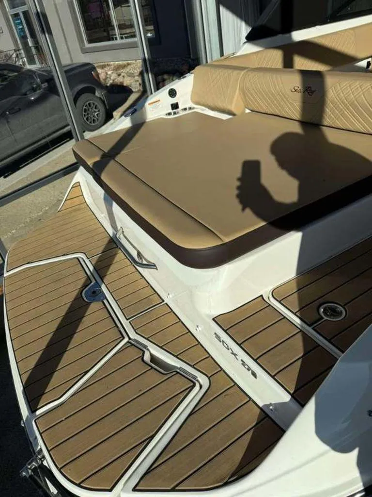 Slide: The Image of Sea Ray SDX 270 2024 - 8