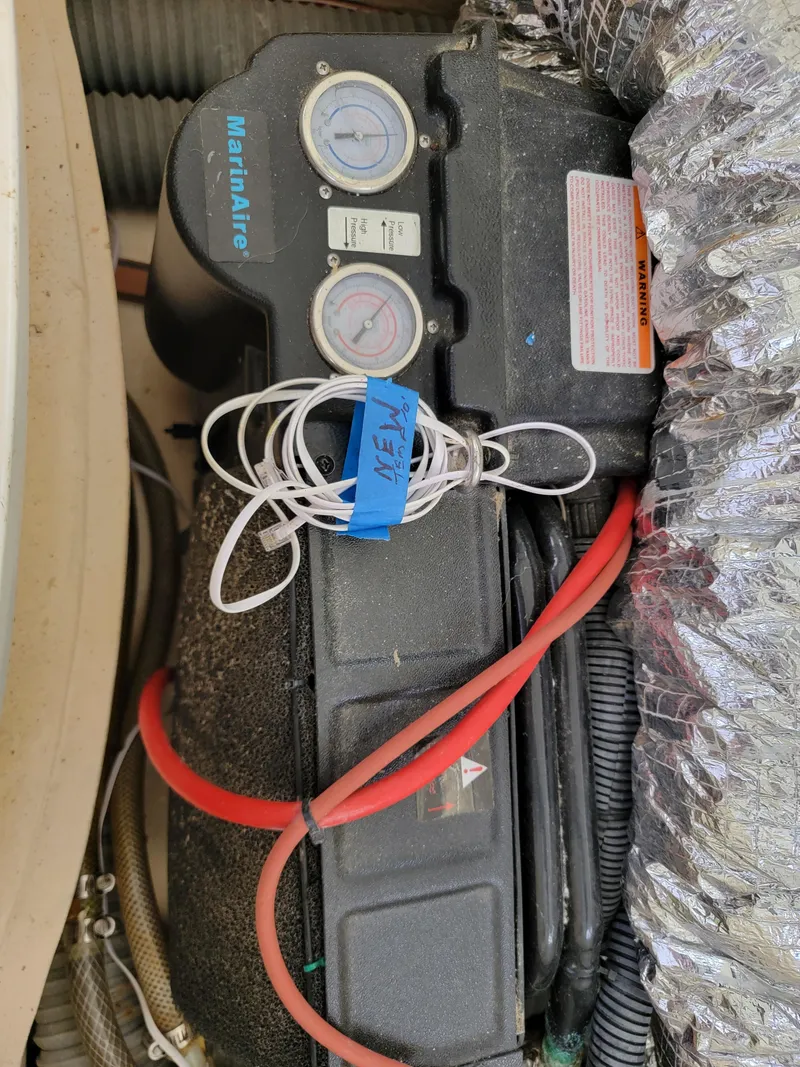 Slide: The Image of Lion Robertson & Caine Lion 46 2003 - 132