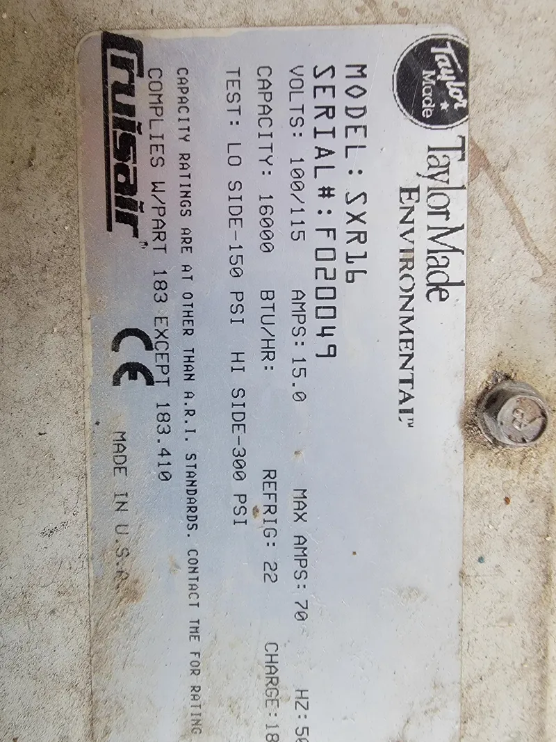 Slide: The Image of Lion Robertson & Caine Lion 46 2003 - 135