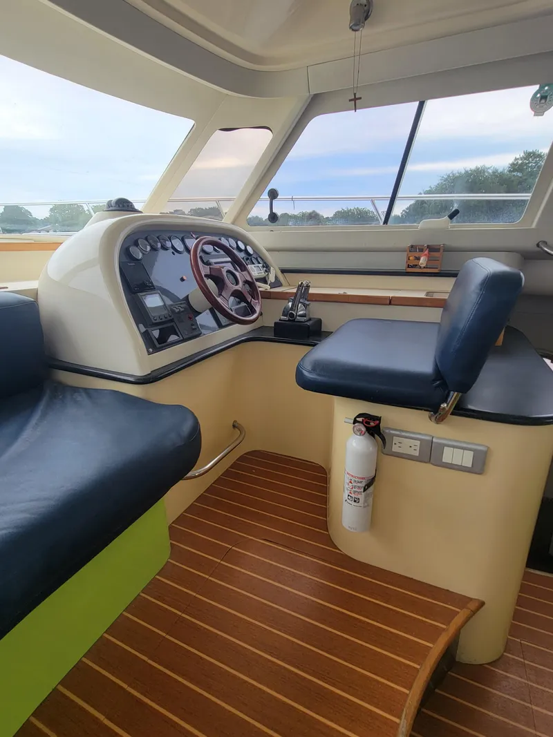 Slide: The Image of Lion Robertson & Caine Lion 46 2003 - 68