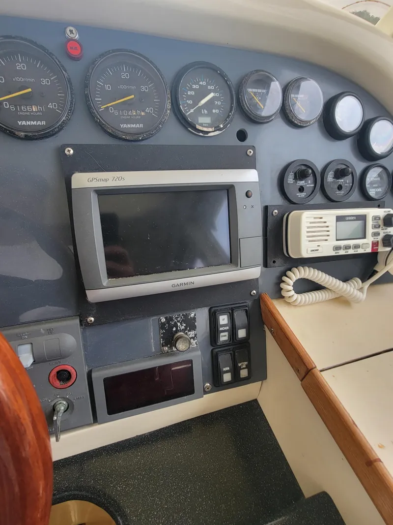 Slide: The Image of Lion Robertson & Caine Lion 46 2003 - 75