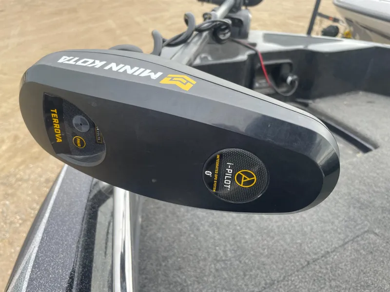 Slide: The Image of Minn Kota Terrova trolling motor on 2019 Nitro ZV19 Sport boat. - 16