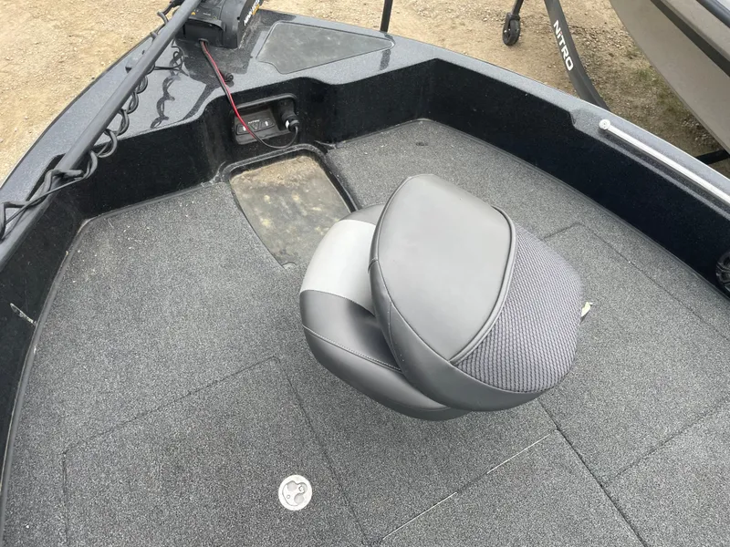 Slide: The Image of 2019 Nitro ZV19 Sport boat interior with a single seat and deck. - 18