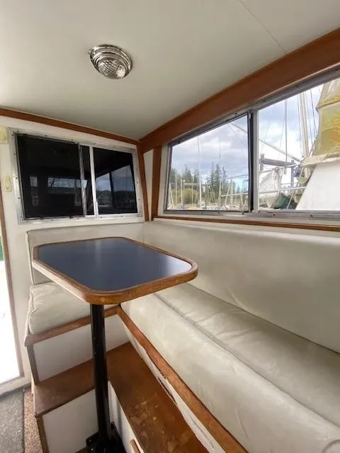 Slide: The Image of Pilothouse L-Shaped Settee - 18