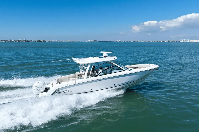 Slide: The Image of Boston Whaler 320 Vantage 2017 - 21