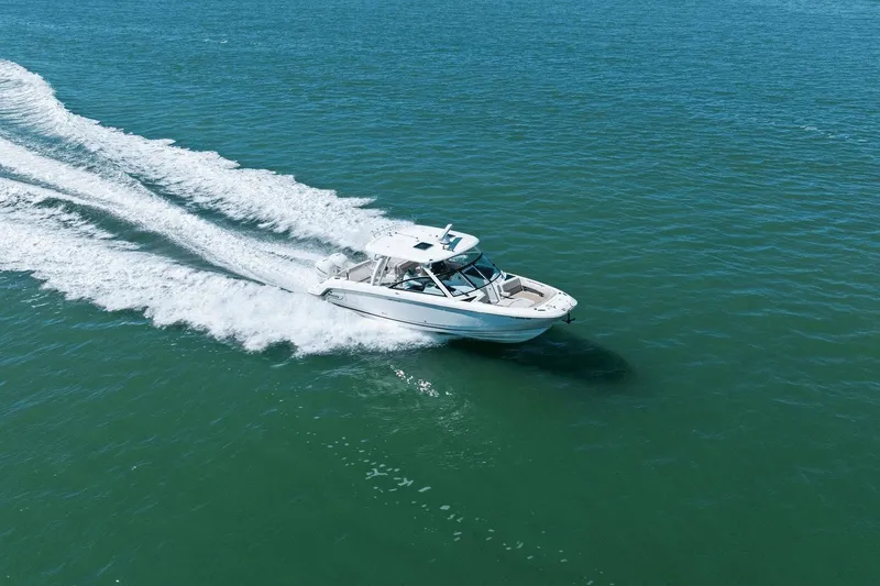 Slide: The Image of Boston Whaler 320 Vantage 2017 - 22
