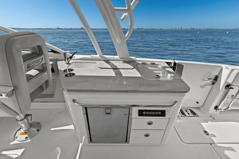 Slide: The Image of Boston Whaler 320 Vantage 2017 - 36