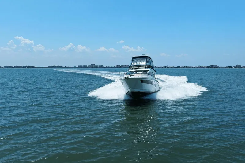 Slide: The Image of Sea Ray 400 Fly 2016 - 14