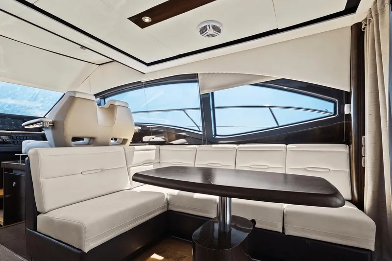 Slide: The Image of Sea Ray 400 Fly 2016 - 50
