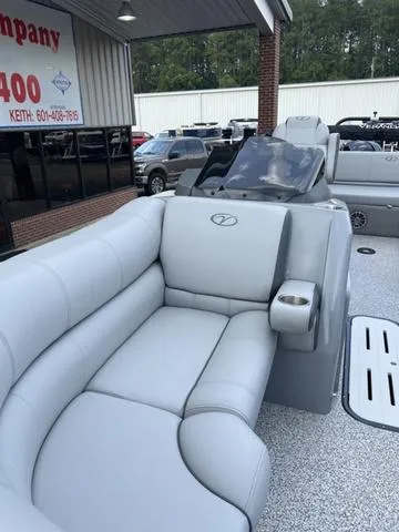 Slide: The Image of Veranda VTX22VLB 2025 - 10