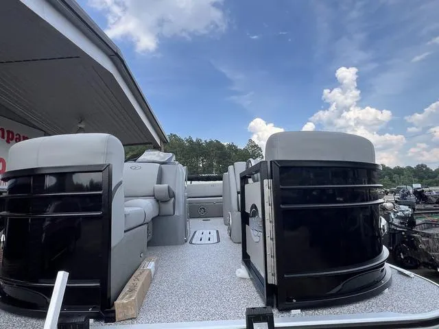 Slide: The Image of Veranda VTX22VLB 2025 - 3