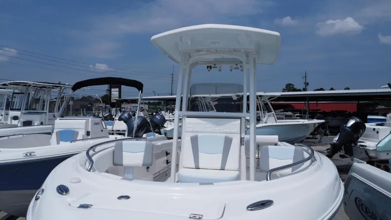Slide: The Image of Robalo R222 Center Console 2024 - 11