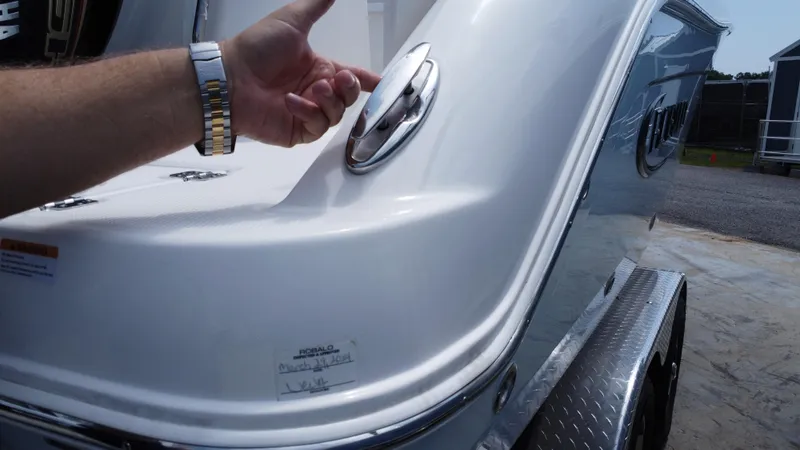 Slide: The Image of Robalo R222 Center Console 2024 - 22