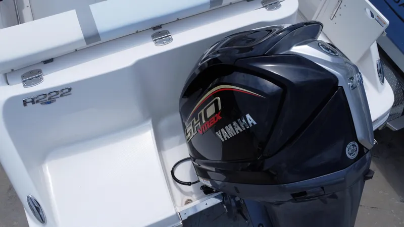 Slide: The Image of Robalo R222 Center Console 2024 - 44