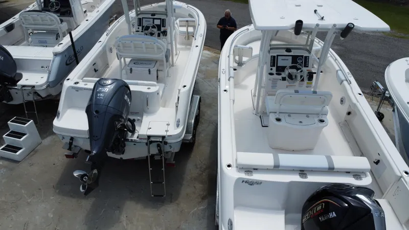 Slide: The Image of Robalo R222 Center Console 2024 - 47