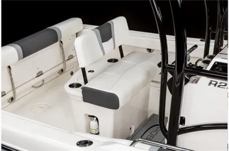 Slide: The Image of Robalo R222 Center Console 2024 - 5