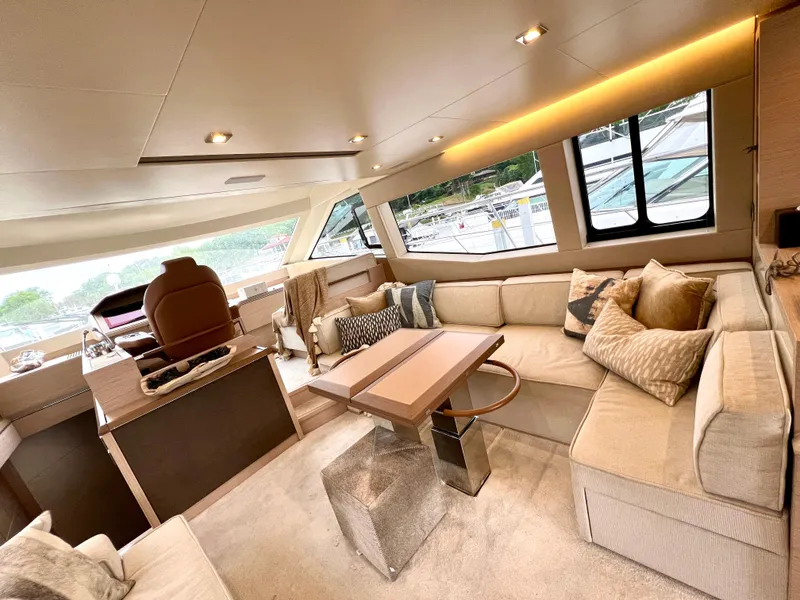 Slide: The Image of SALON STRB. SIDE  - 15