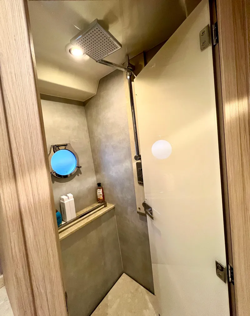 Slide: The Image of MASTER STATEROOM - SHOWER  - 29