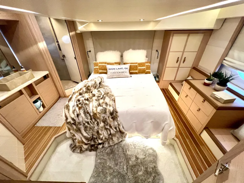 Slide: The Image of MASTER STATEROOM - FULL BEAM  - 3