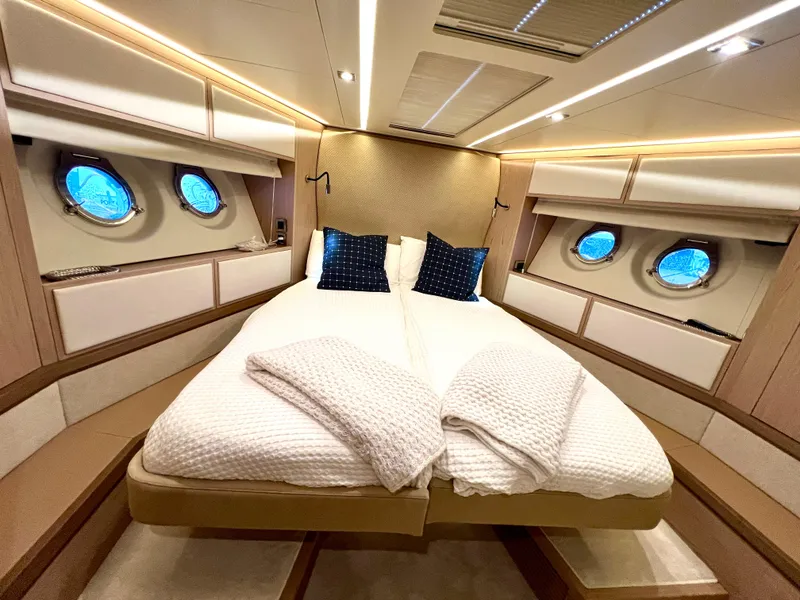 Slide: The Image of VIP STATEROOM FORWARD  - 30