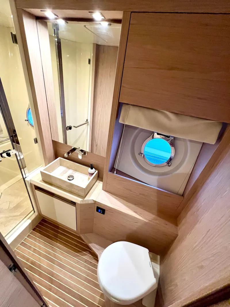 Slide: The Image of VIP STATEROOM HEAD / SHOWER  - 36