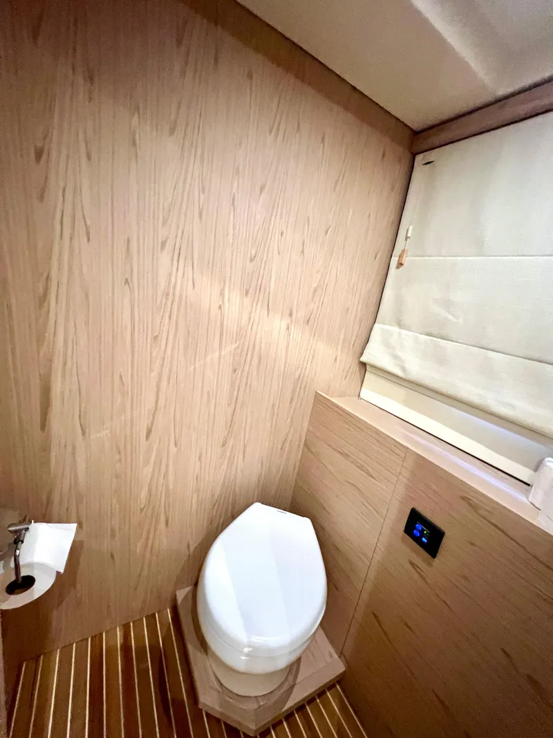 Slide: The Image of MASTER HEAD - 40