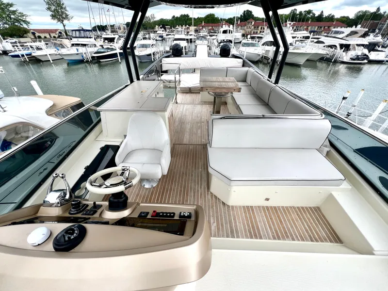 Slide: The Image of FLYBRIDGE LOOKING AFT - 44