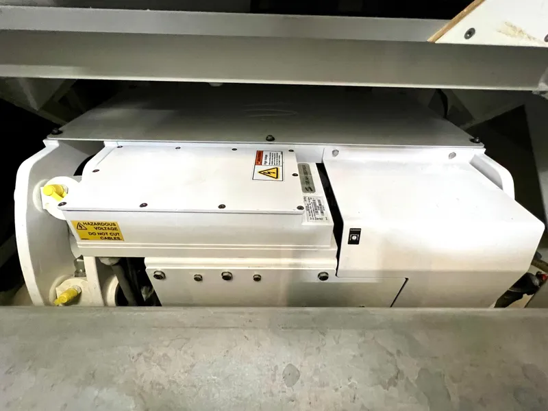 Slide: The Image of SEAKEEPER GYRO STABILIZATION  - 81