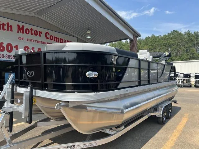 Slide: The Image of Veranda VR22VLC Luxury Tri-Toon 2025 - 2