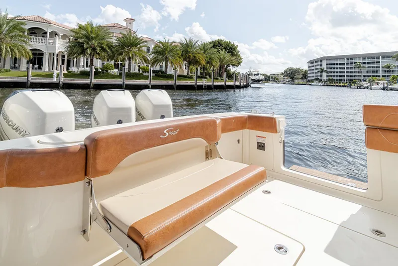 Slide: The Image of Scout 420 LXF 2020 - 52