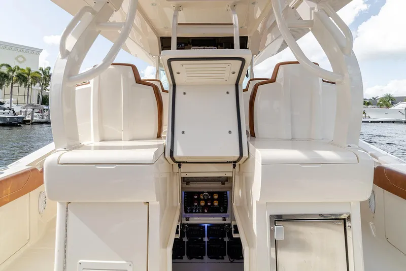 Slide: The Image of Scout 420 LXF 2020 - 70