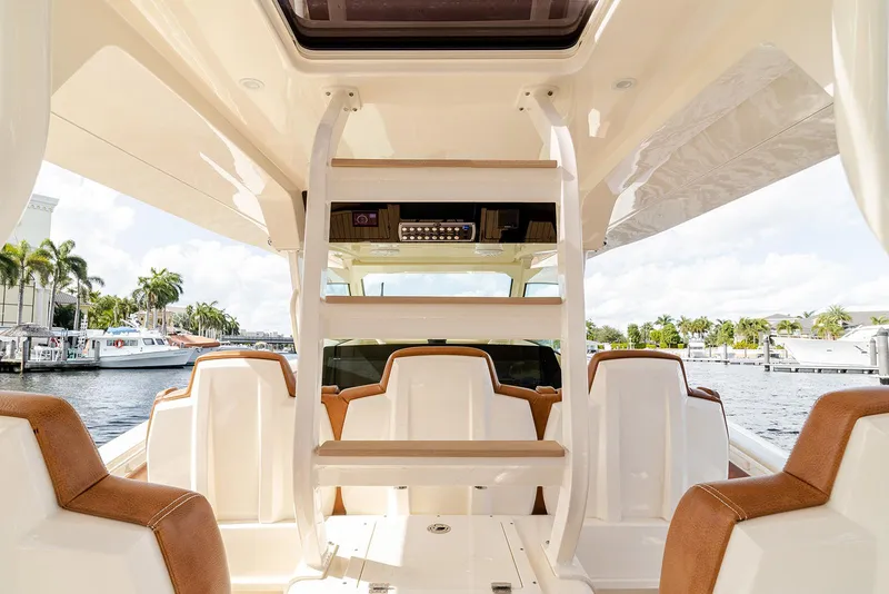 Slide: The Image of Scout 420 LXF 2020 - 75