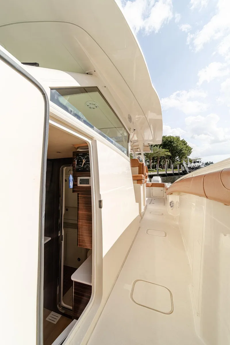 Slide: The Image of Scout 420 LXF 2020 - 85